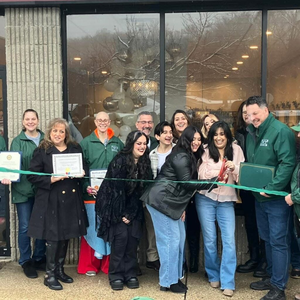 Victoria Taylor Salon Opens in Farmingville