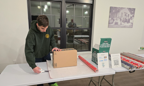 Farmingville Gift Wrapping